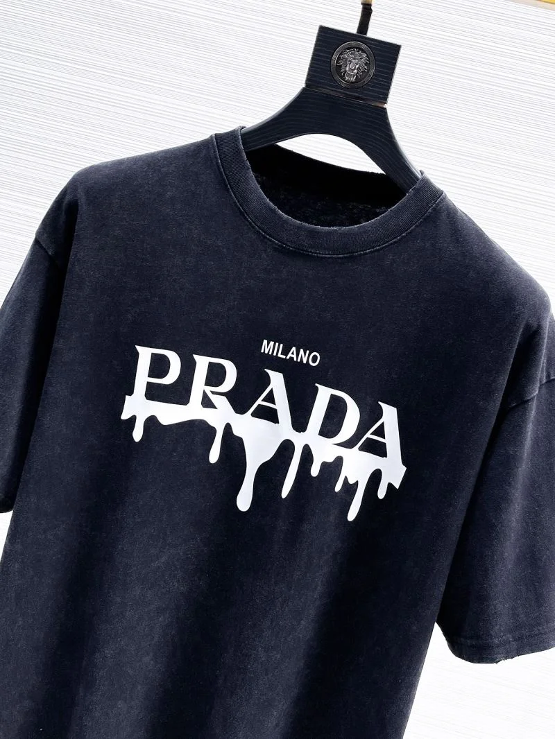 Trendsetting Prada T-Shirts 166986