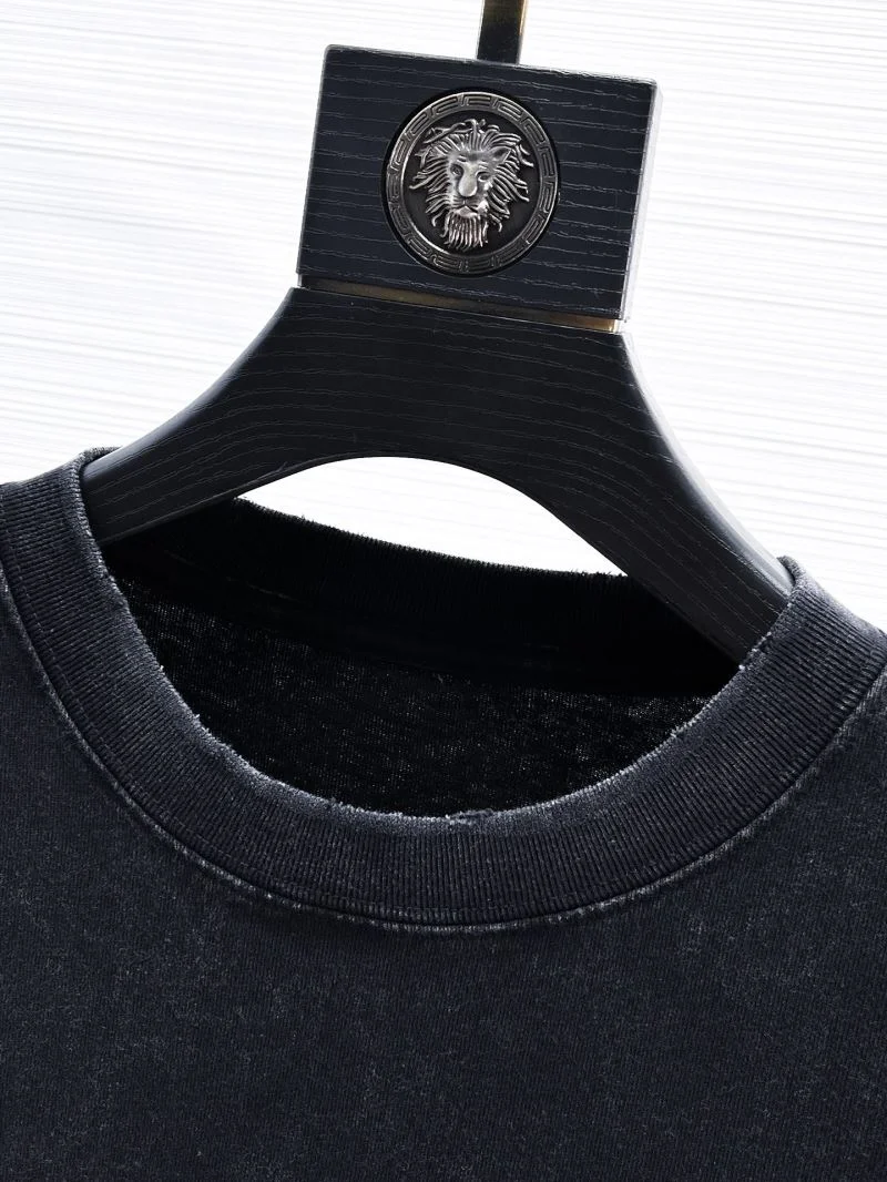 Trendsetting Prada T-Shirts 166986