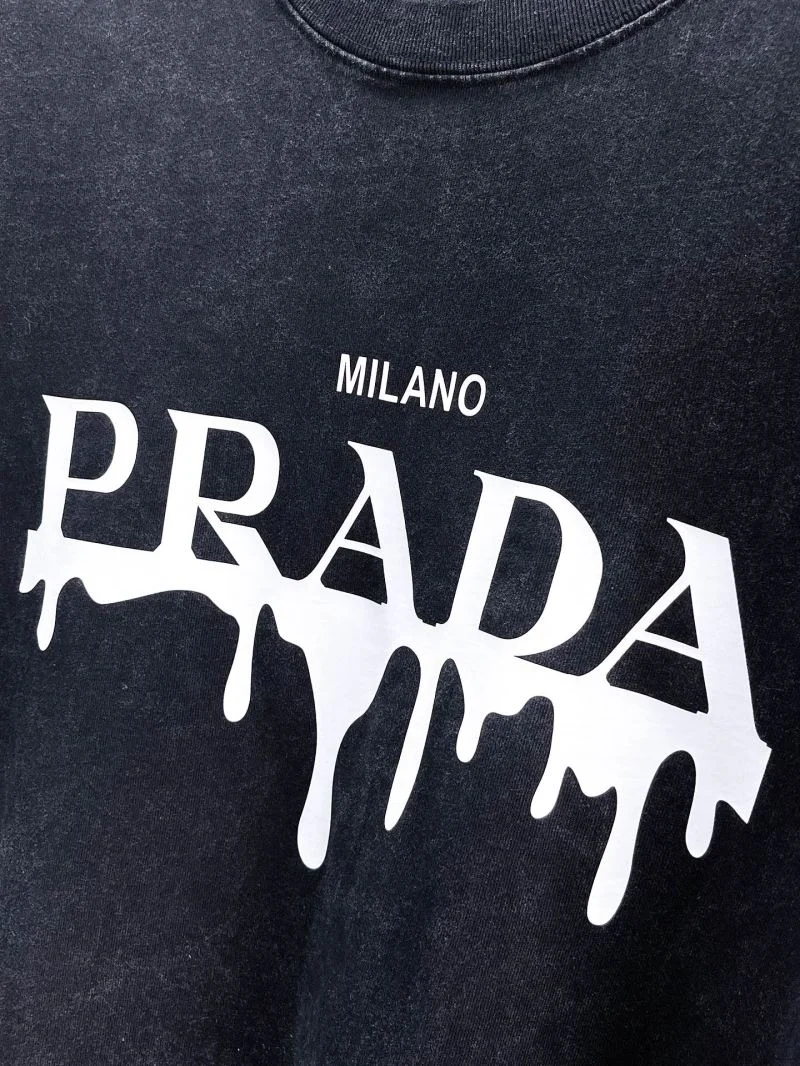 Trendsetting Prada T-Shirts 166986