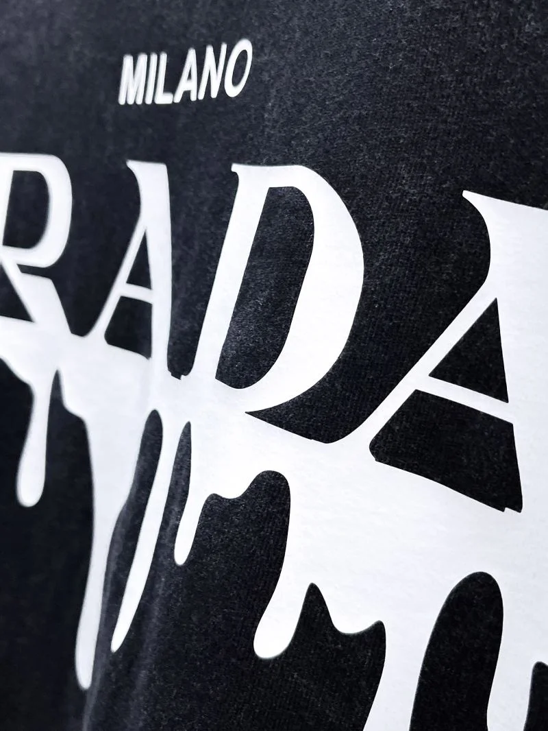 Trendsetting Prada T-Shirts 166986