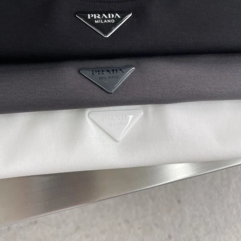 Prada T-Shirts Original 166900