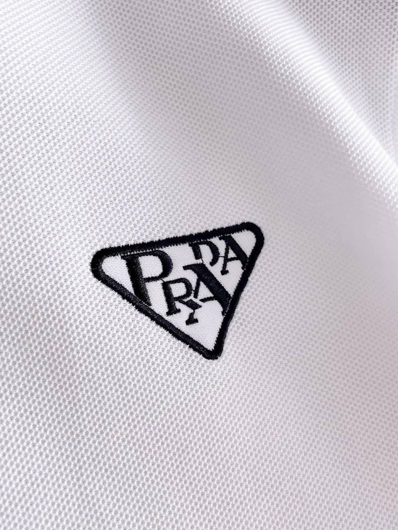 Timeless Prada T-Shirts 166899
