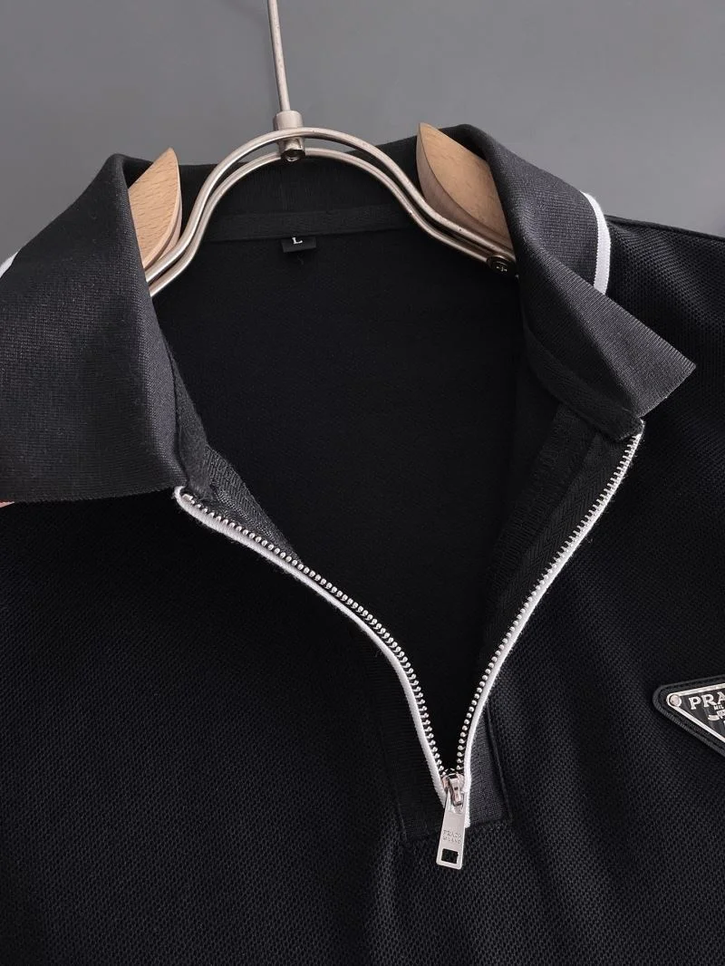 Elegant Prada T-Shirts 166875
