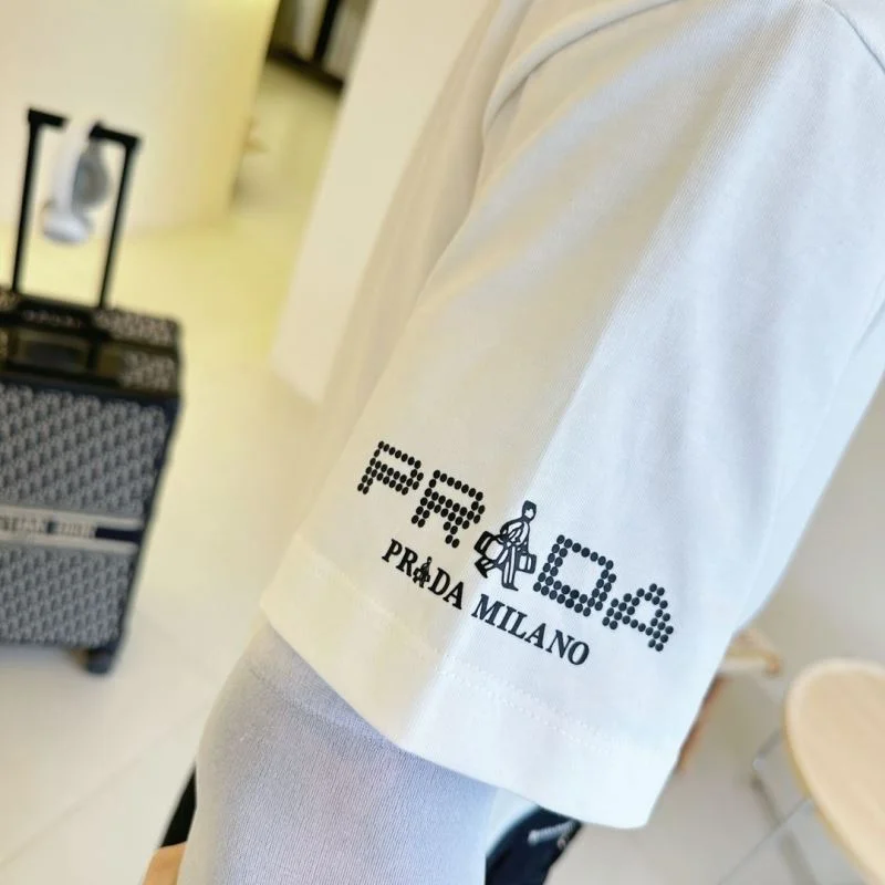 Prada T-Shirts Comfortable 166848