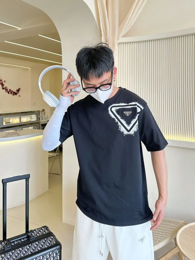 Supportive Prada T-Shirts 166846