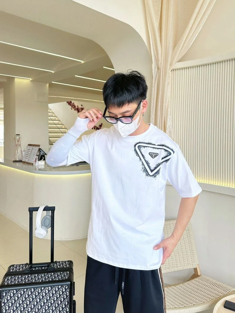 SunProtective Prada T-Shirts 166845