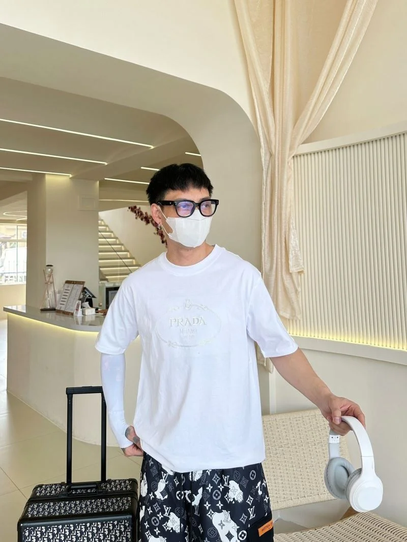 Stylish Prada T-Shirts 166849