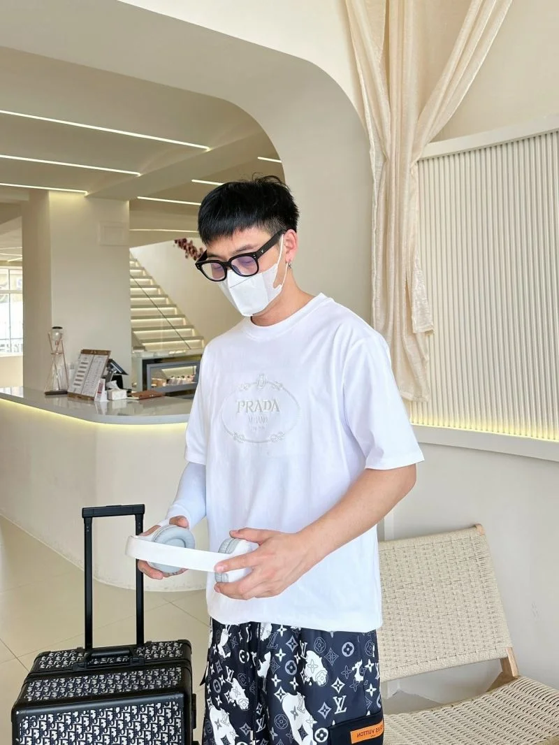 Stylish Prada T-Shirts 166849