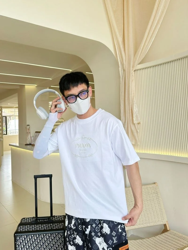 Stylish Prada T-Shirts 166849
