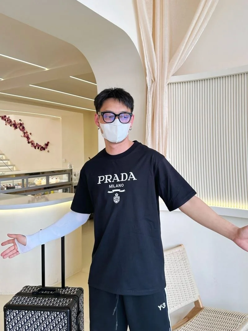 Snug Prada T-Shirts 166838