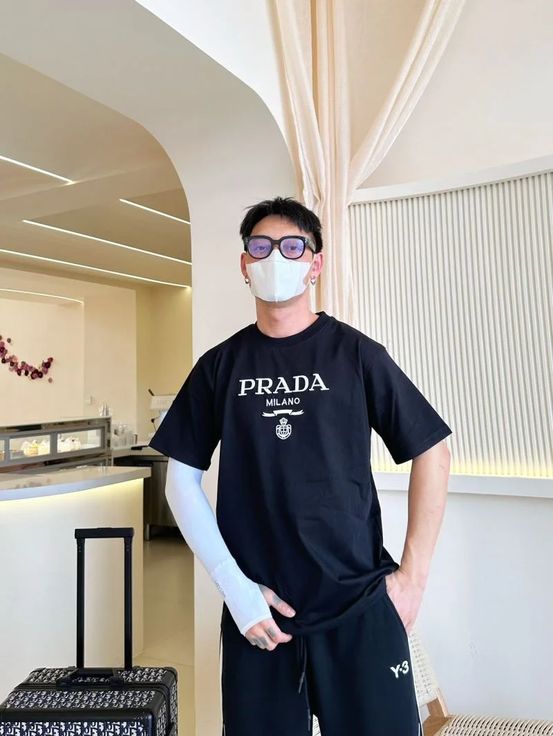 Snug Prada T-Shirts 166838