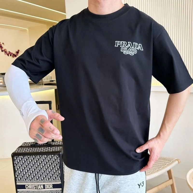 Classic Prada T-Shirts 166837
