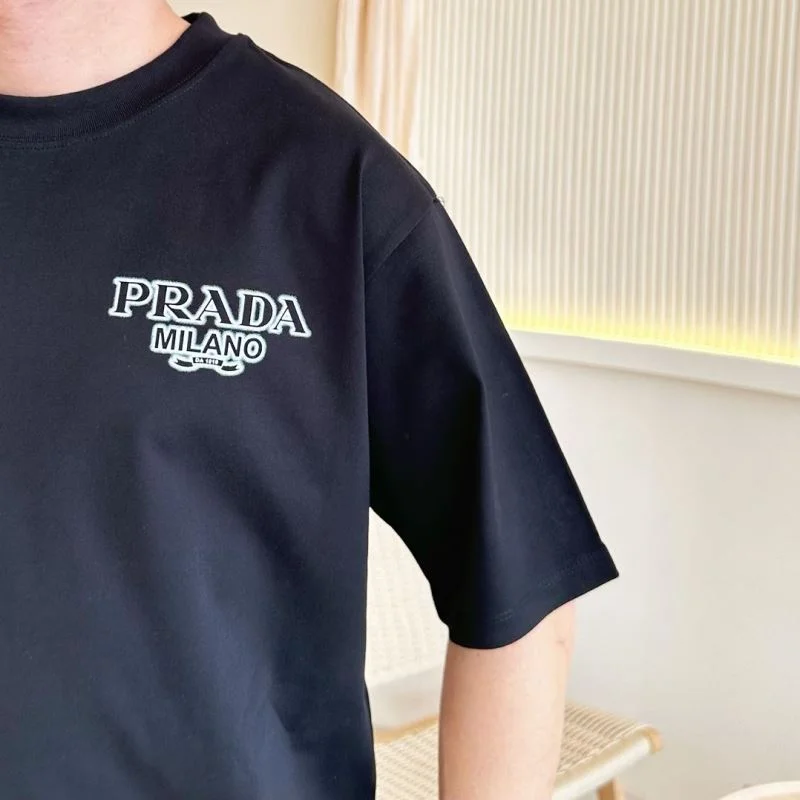 Classic Prada T-Shirts 166837