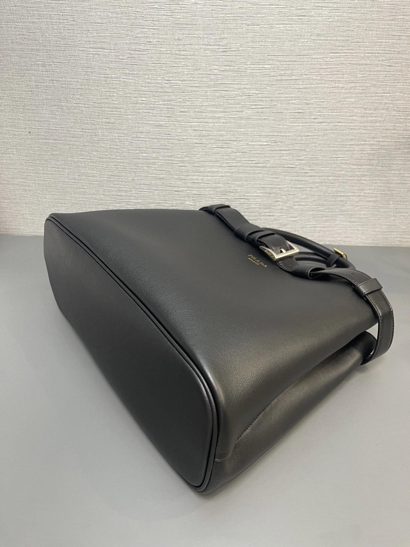 WellDesigned Prada Top Handle Bags 73640