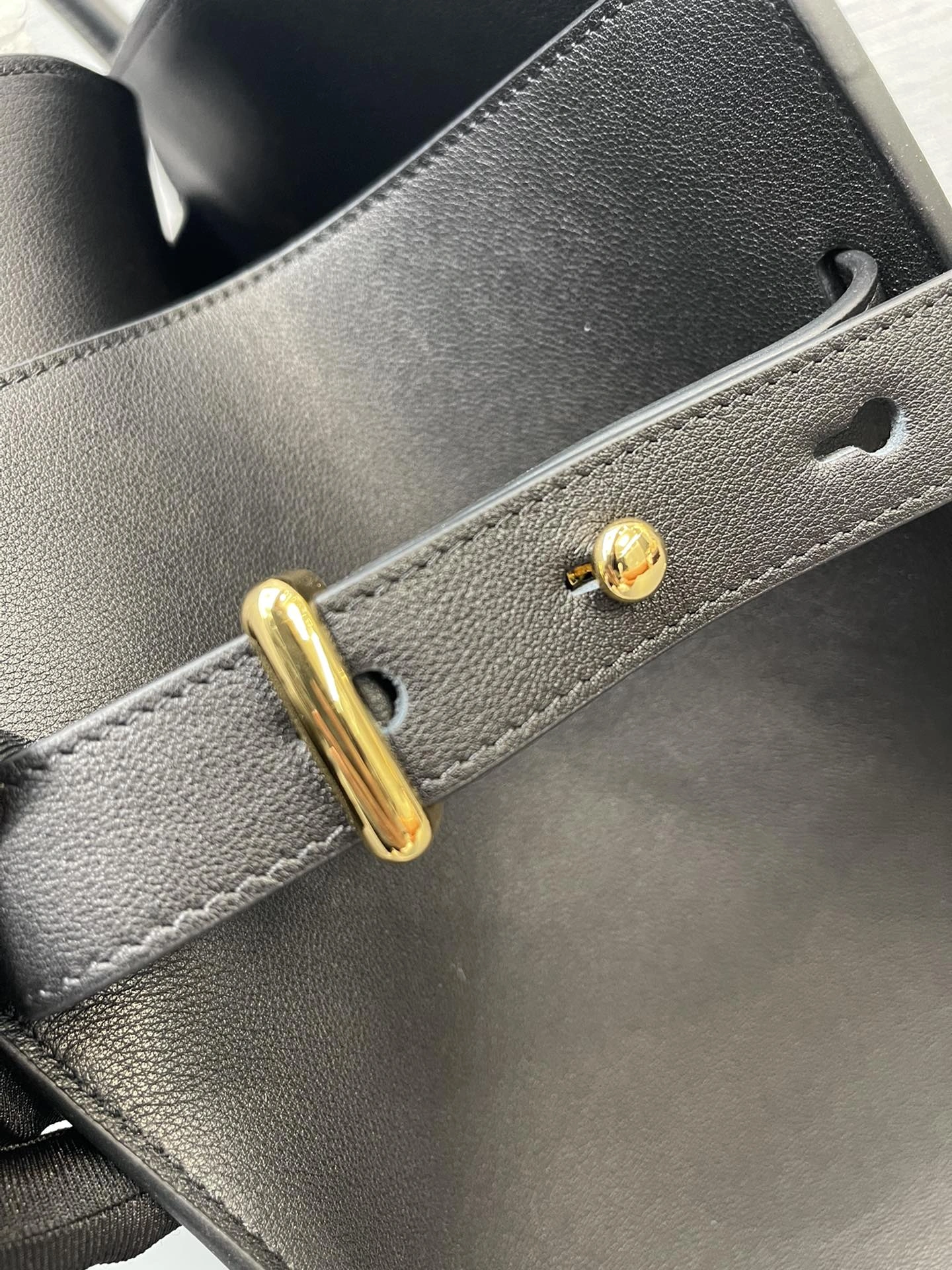 WellDesigned Prada Top Handle Bags 73636