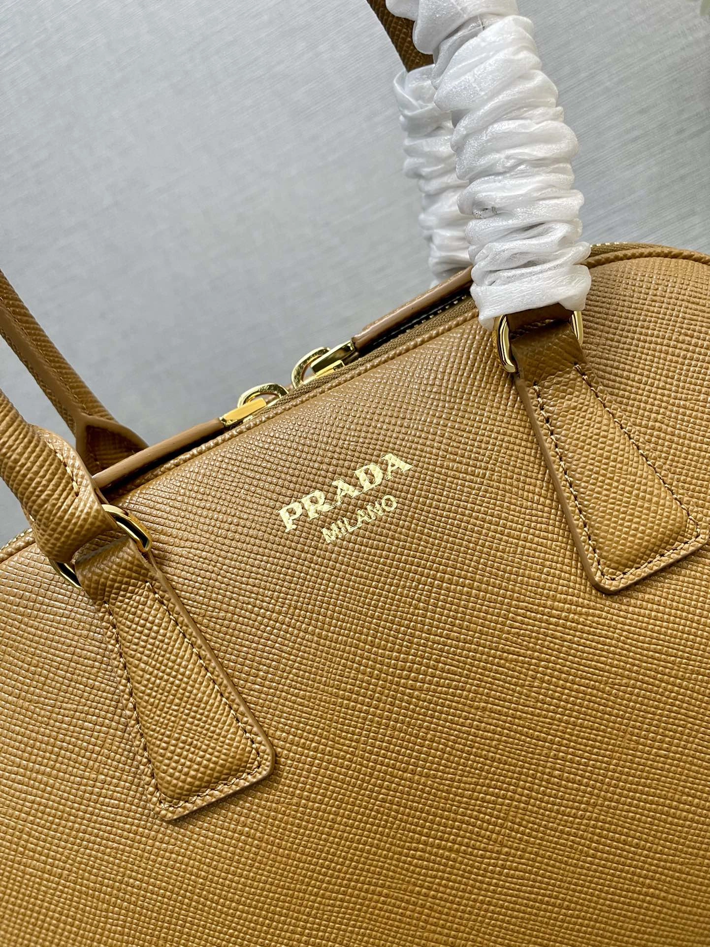 ComfortFit Prada Top Handle Bags 71632
