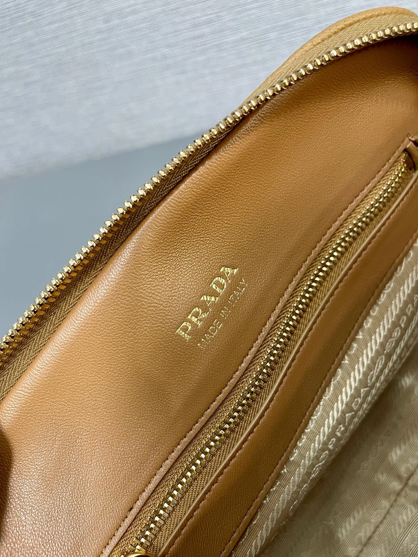 ComfortFit Prada Top Handle Bags 71632