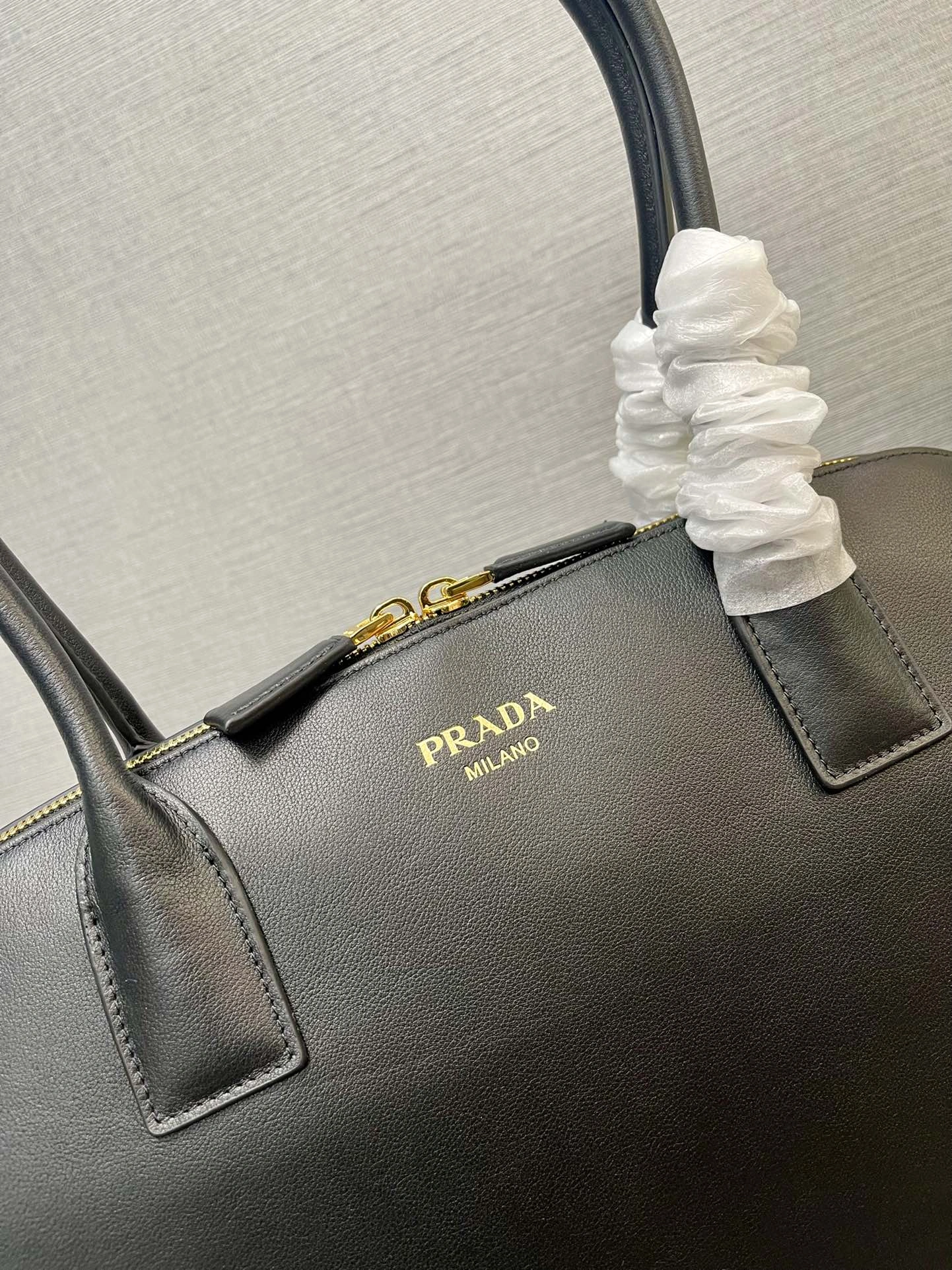 Flexible Prada Top Handle Bags 71629