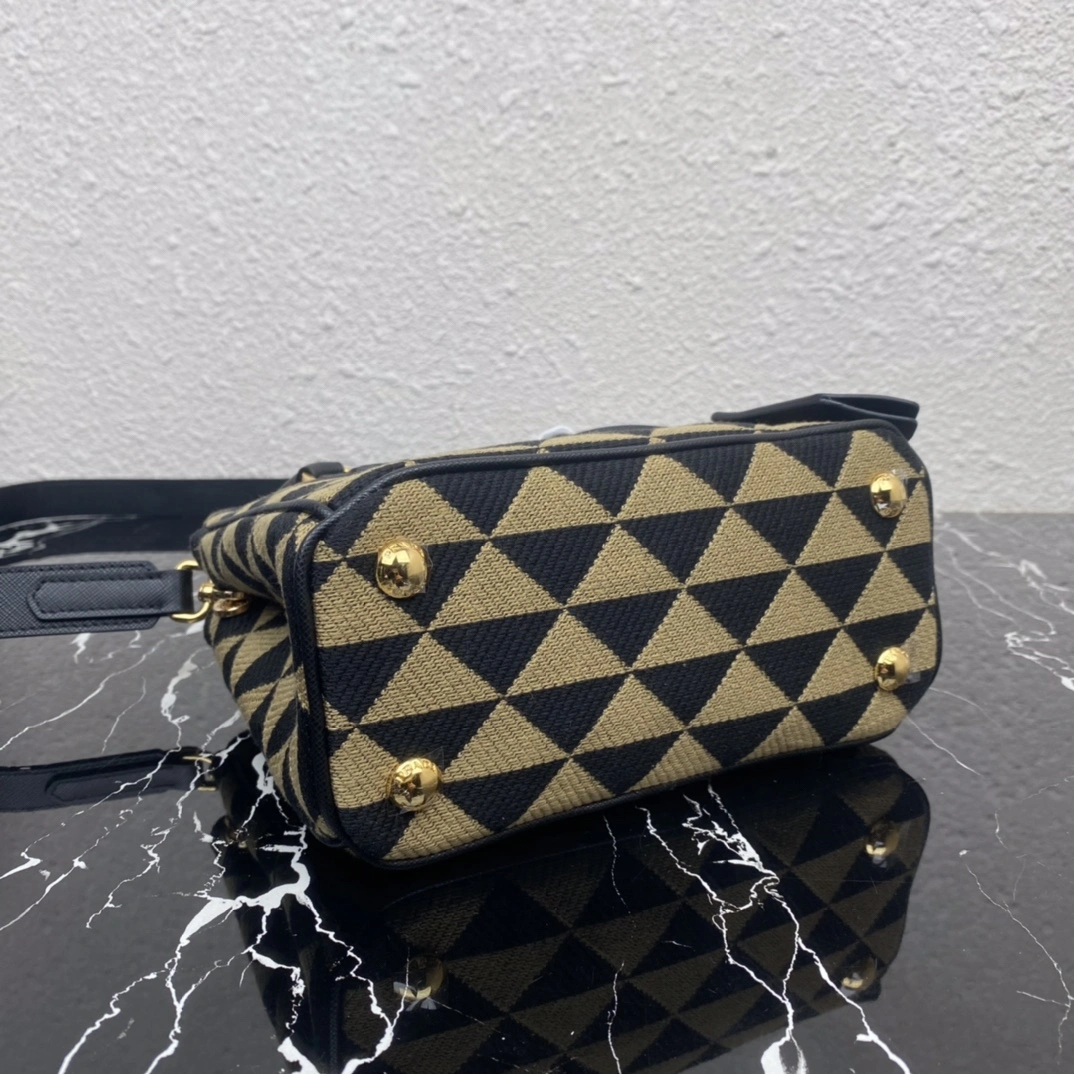 Trendsetting Prada Top Handle Bags 71623