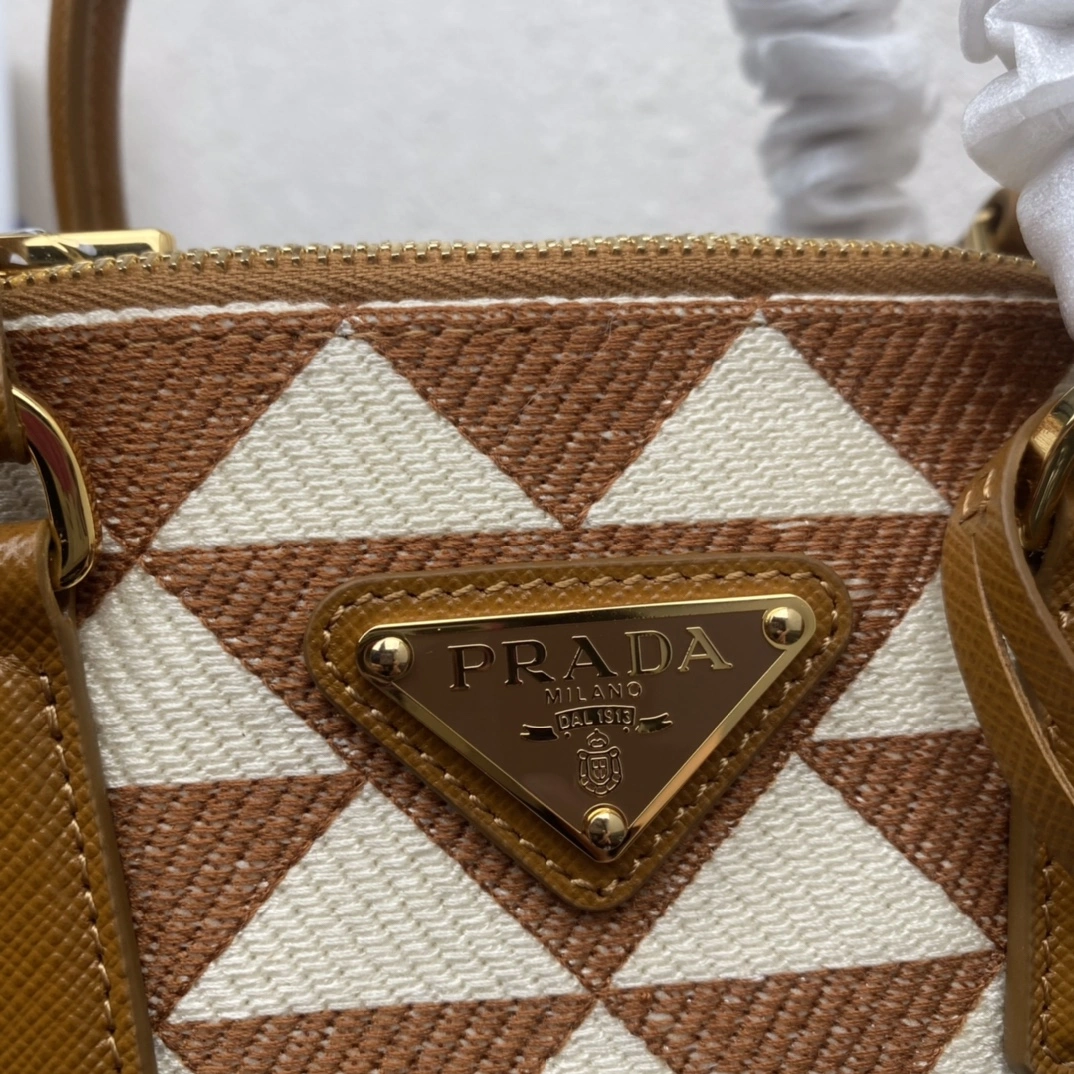 Durable Prada Top Handle Bags 71621