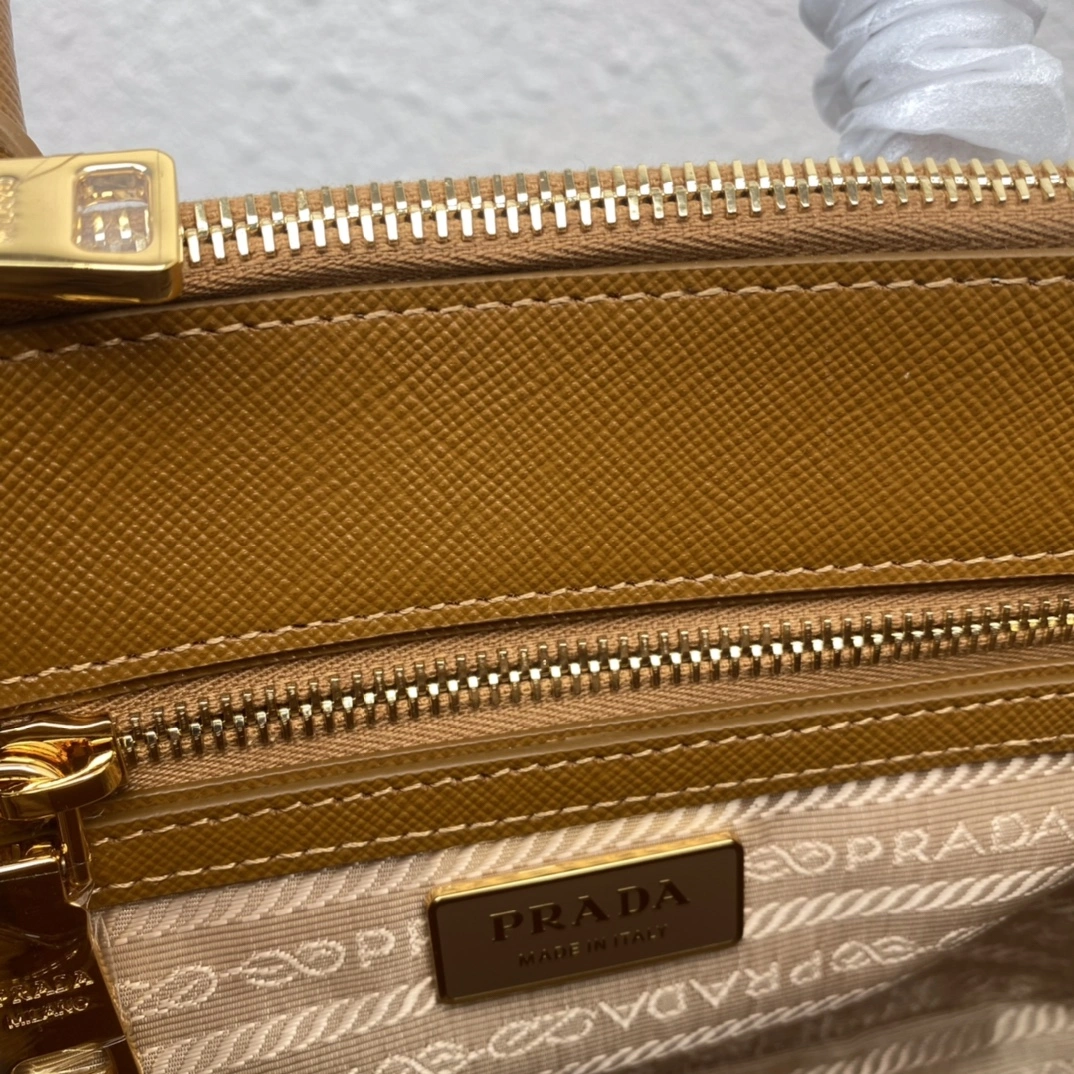 Durable Prada Top Handle Bags 71621