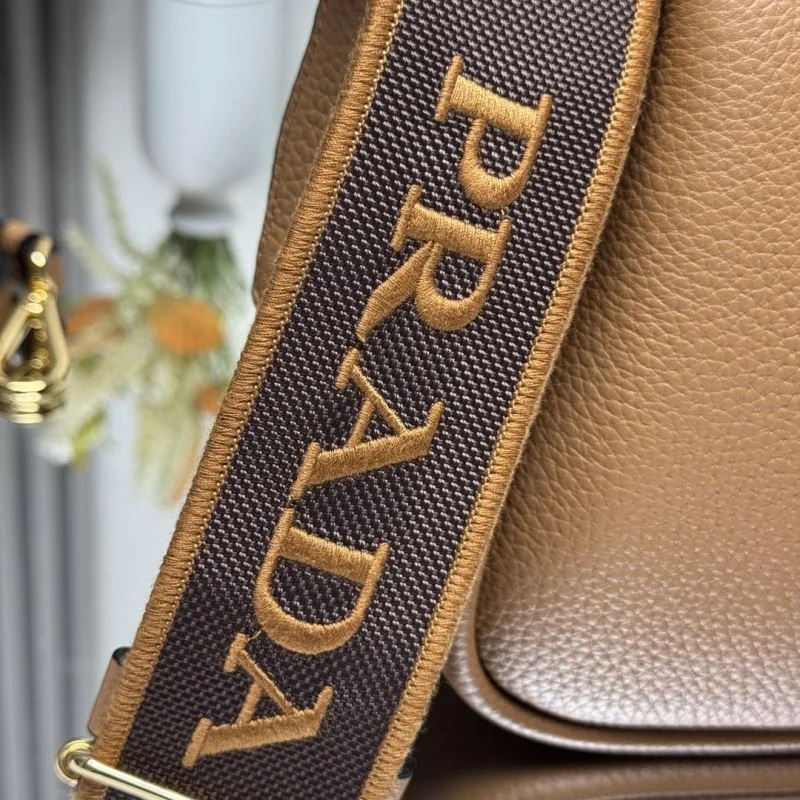 Reliable Prada Top Handle Bags 45087