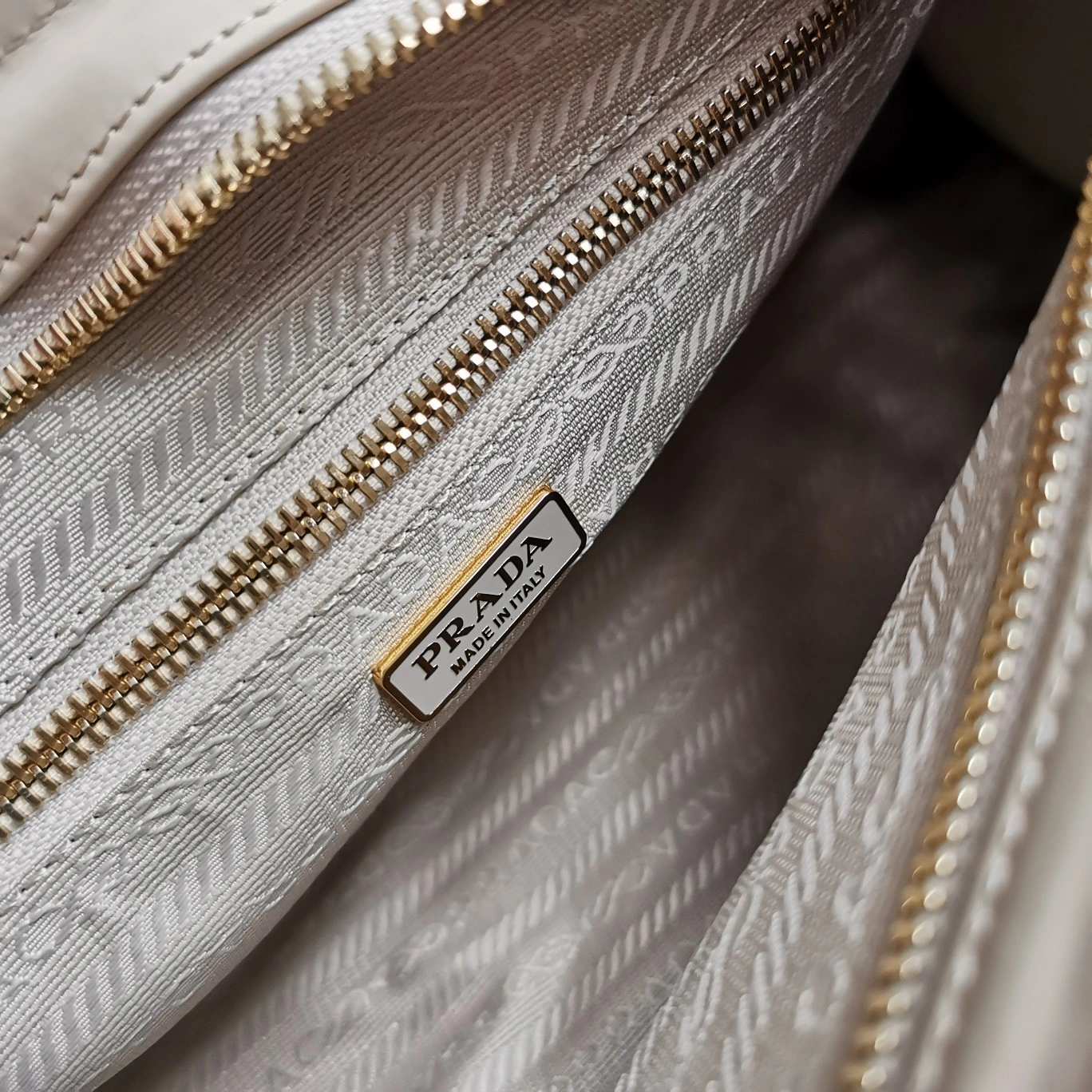 Prada Top Handle Bags TopPick 73580