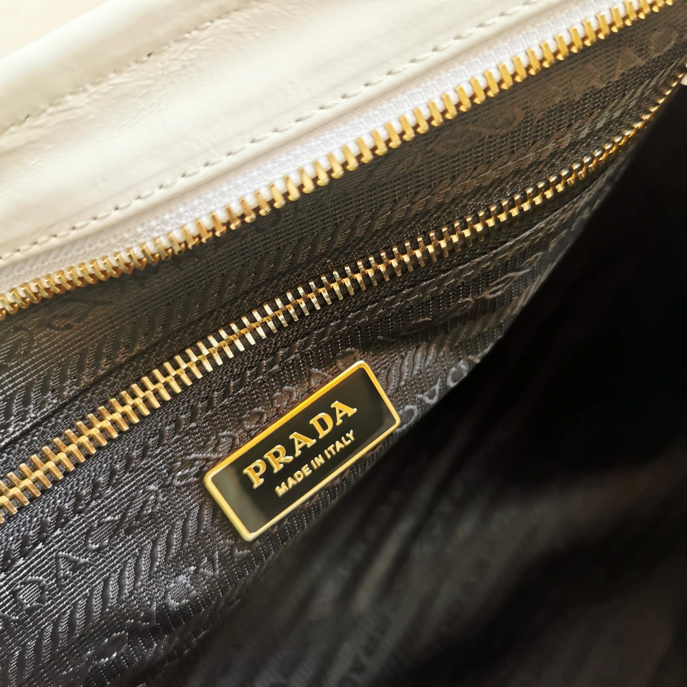 Prada Top Handle Bags TechFriendly 73577