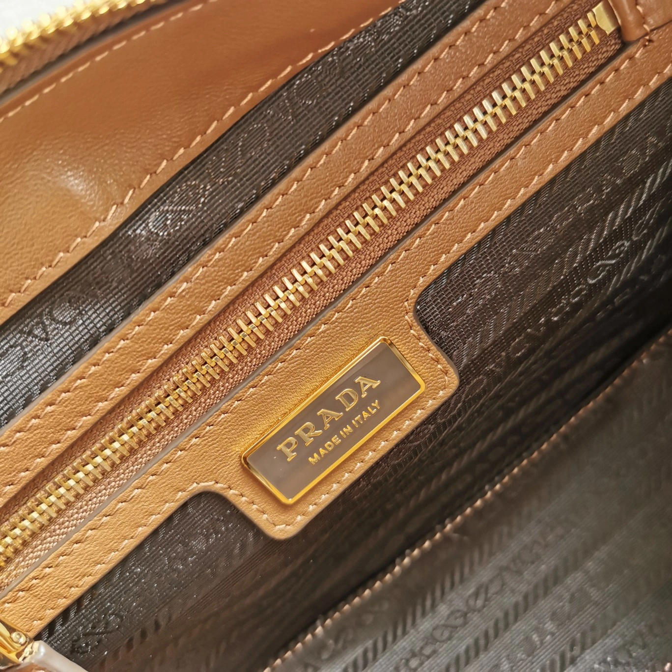 Timeless Prada Top Handle Bags 71517