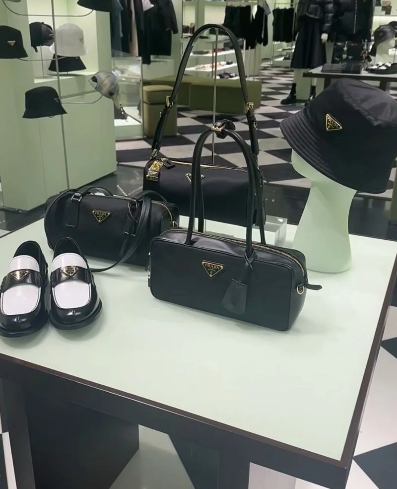 Prada Top Handle Bags Sleek 55624