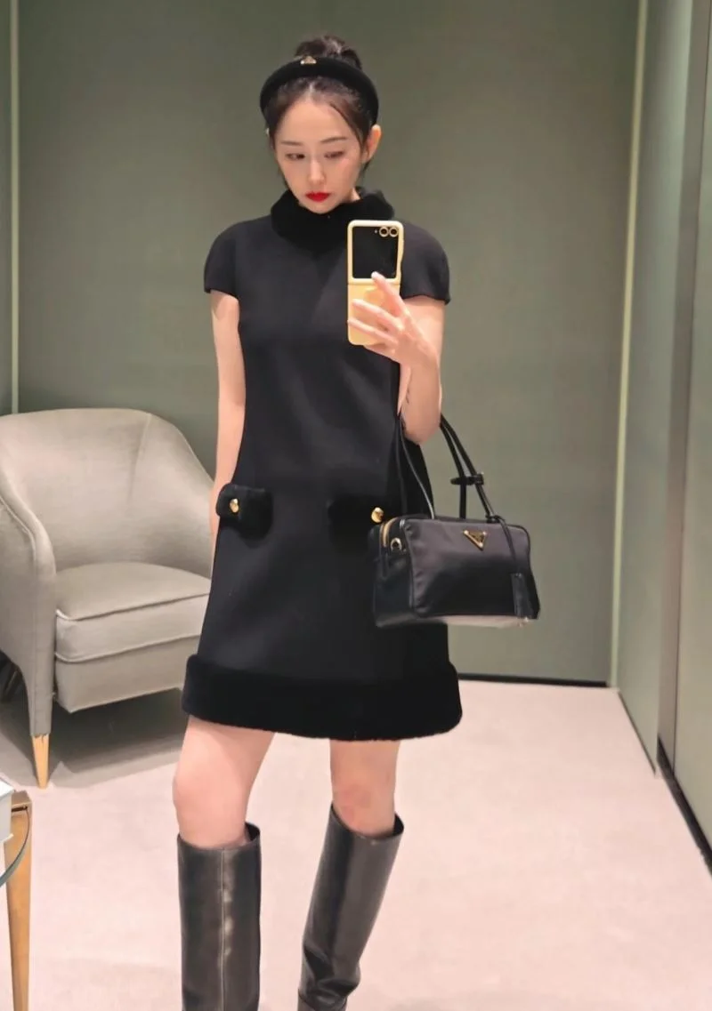 Prada Top Handle Bags Sleek 55624