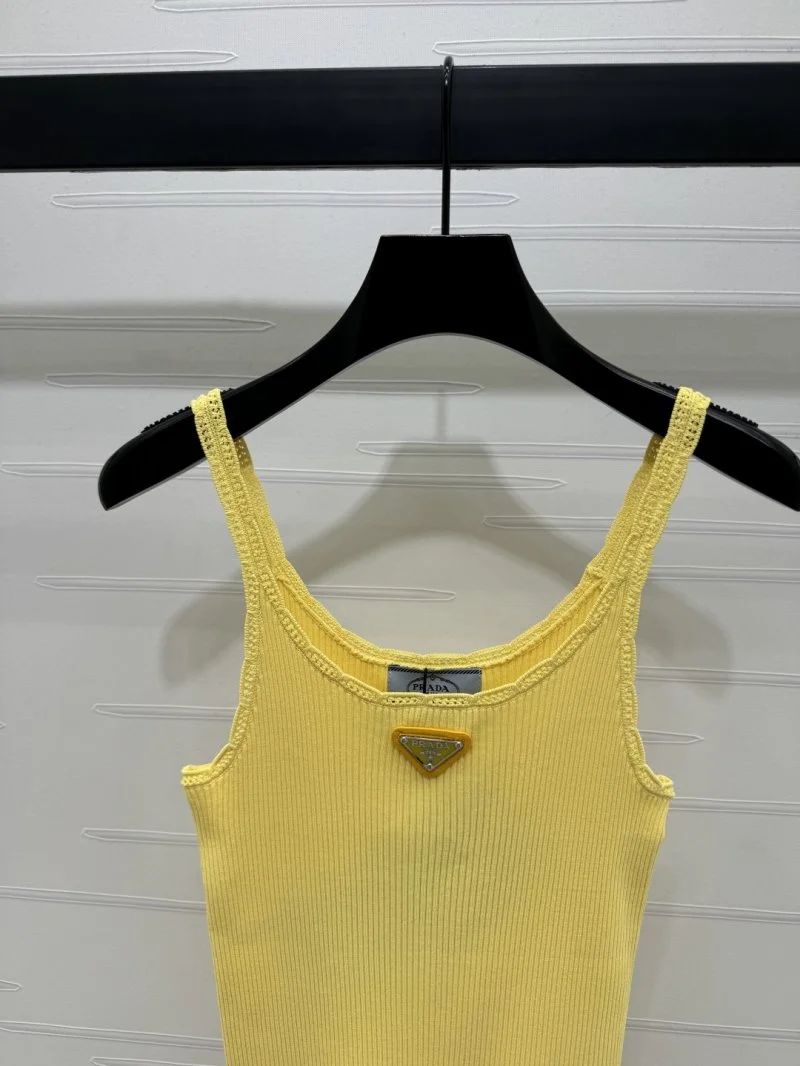 ModernLook Prada Vest 166047