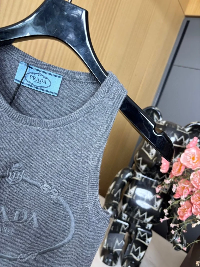SmoothTexture Prada Vest 165679