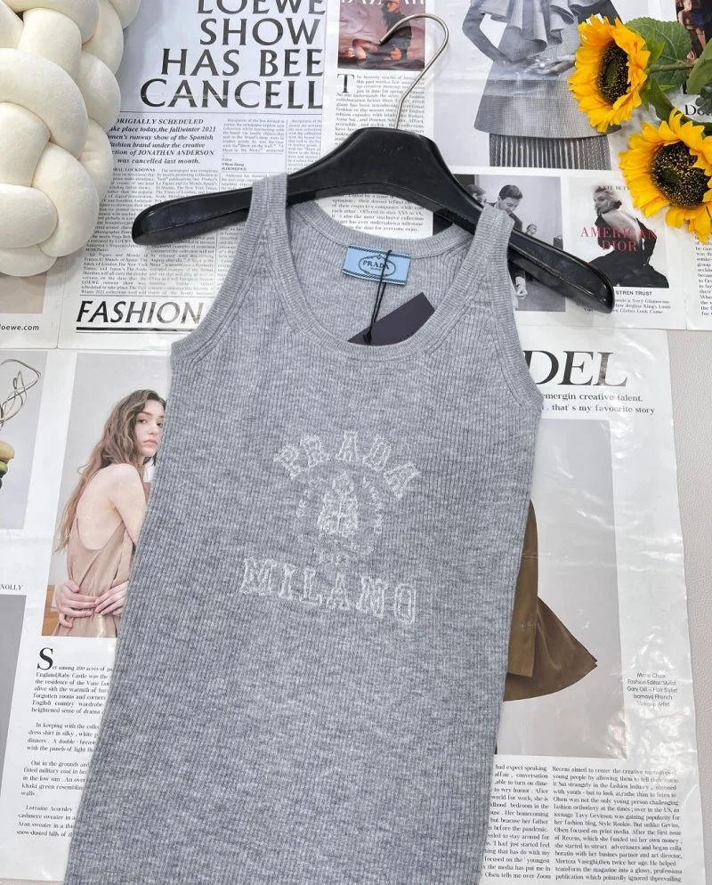 Prada Vest Practical 165637