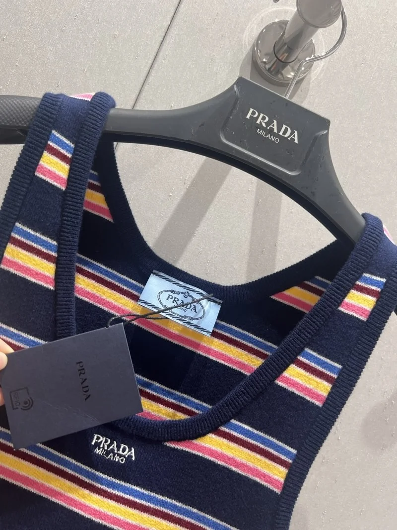 Prada Vest Unisex 165633