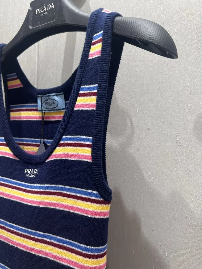 Prada Vest Unisex 165633