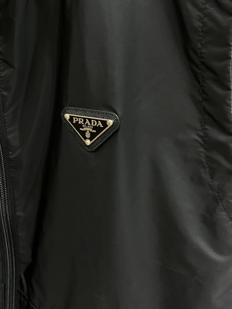 Snug Prada Vest 167622