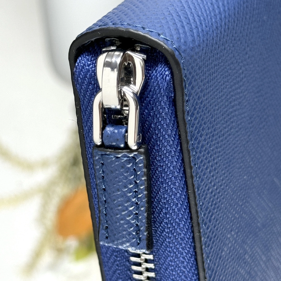 Prada Wallets Purse Trendy 71616