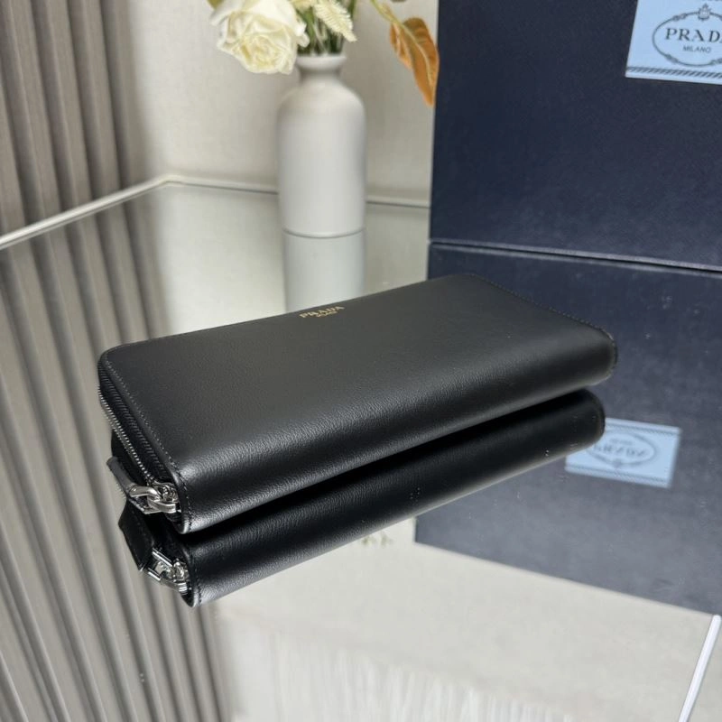 Prada Wallets Purse Comfortable 60748