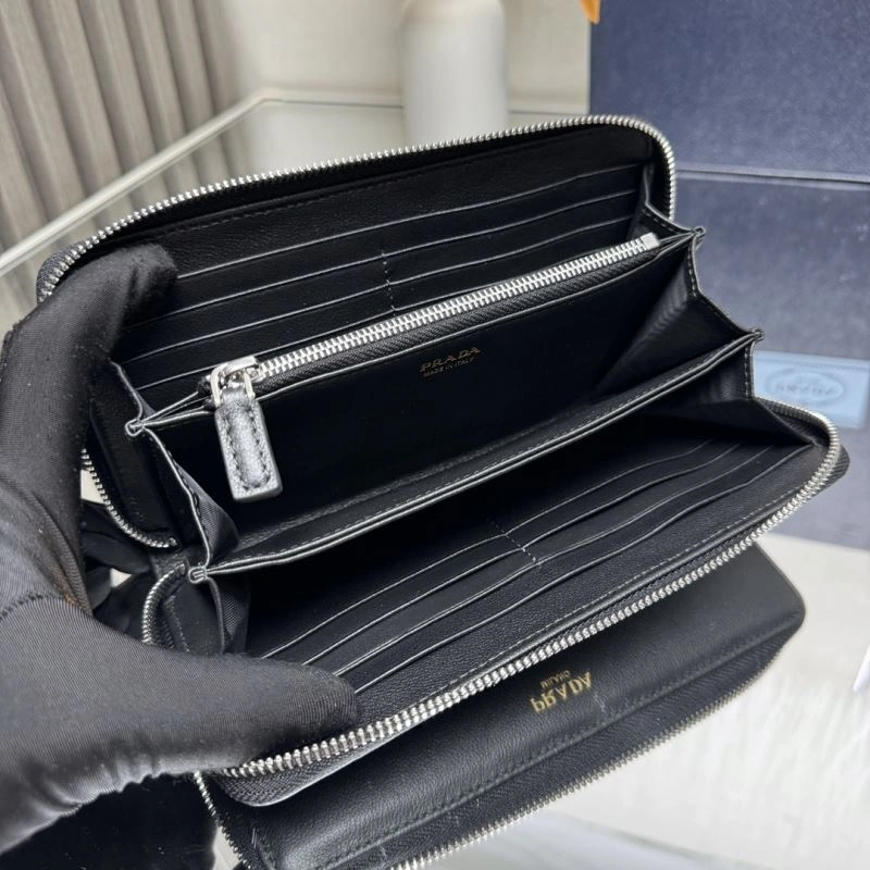 Prada Wallets Purse Comfortable 60748
