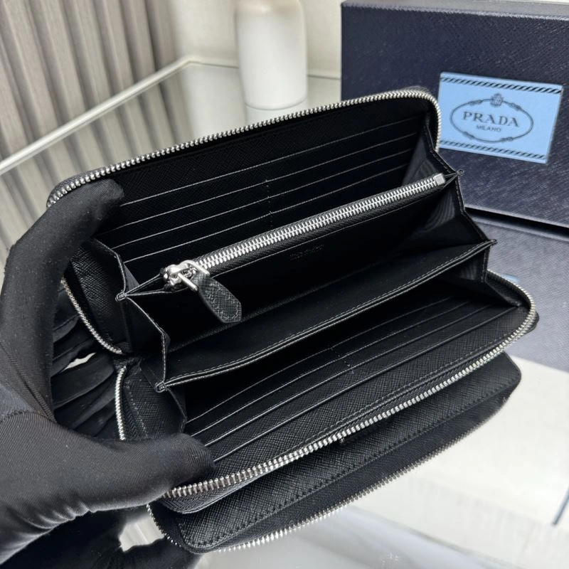Prada Wallets Purse Comfortable 60737