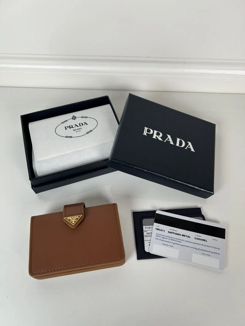Prada Wallets Purse Versatile 60740