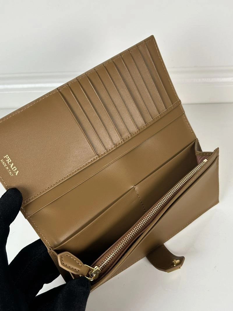 Resilient Prada Wallets Purse 60772