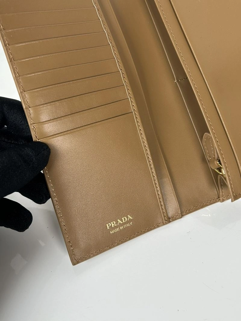Resilient Prada Wallets Purse 60772