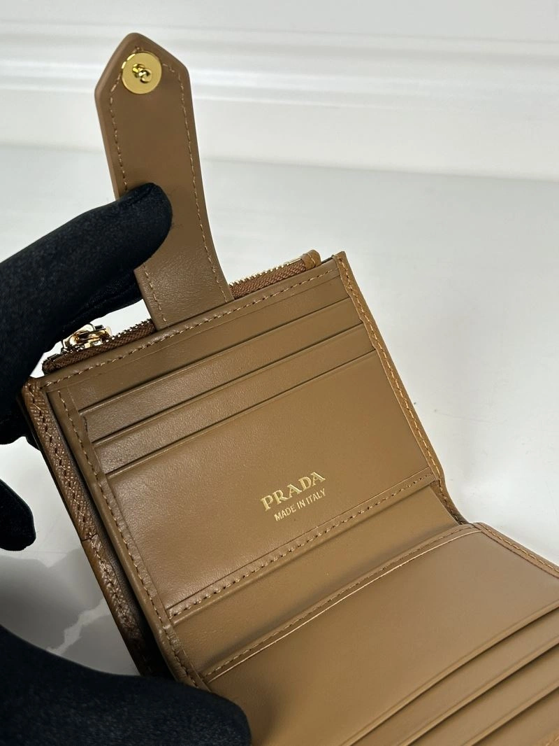 Prada Wallets Purse Attractive 60732