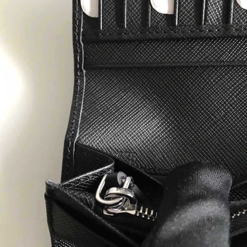 WeatherProof Prada Wallets Purse 60714