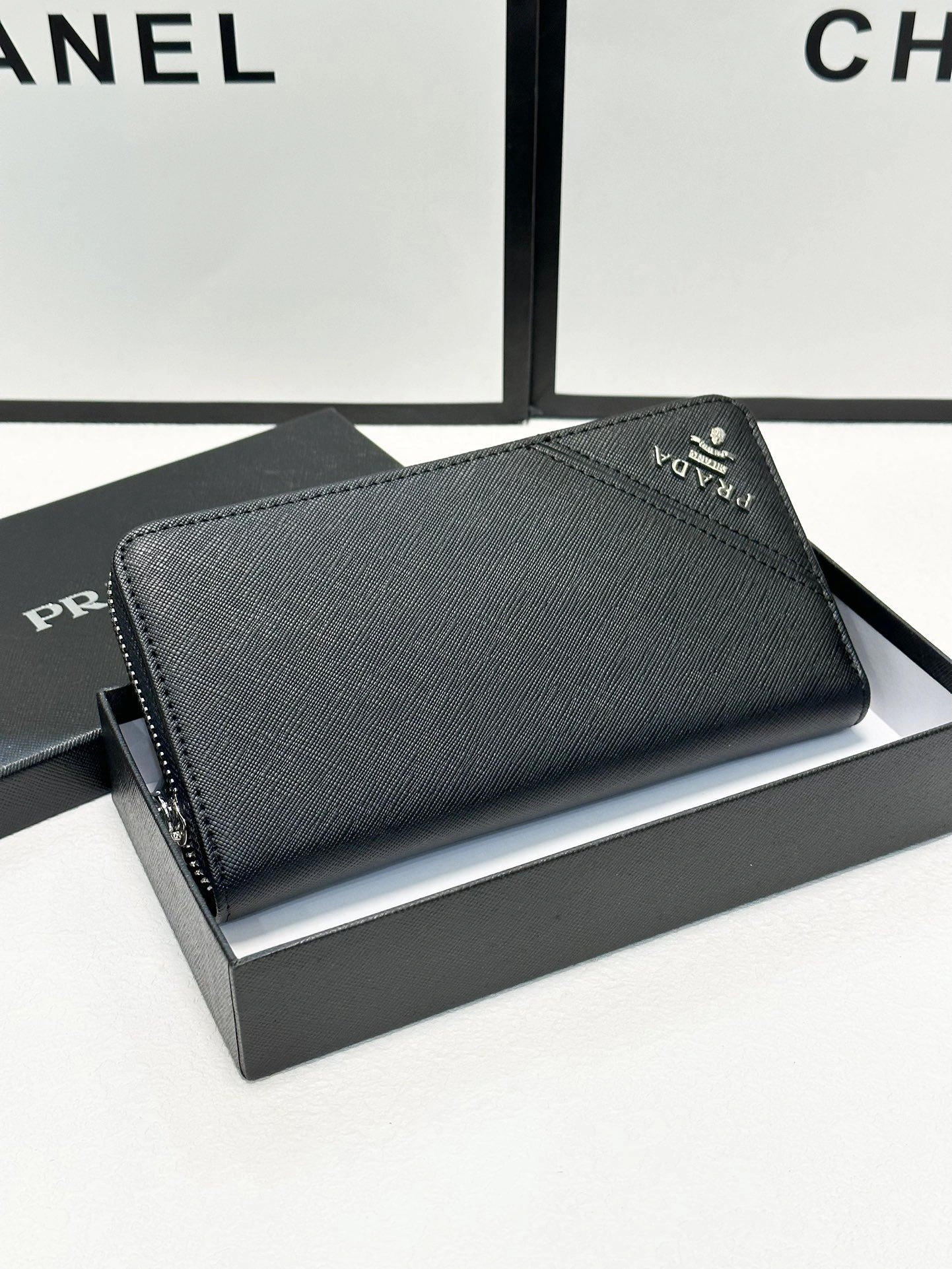 Comfortable Prada Wallets Purse 92310