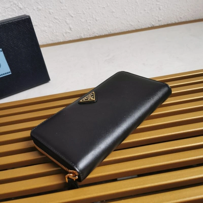 Prada Wallets Purse Stylish 60626