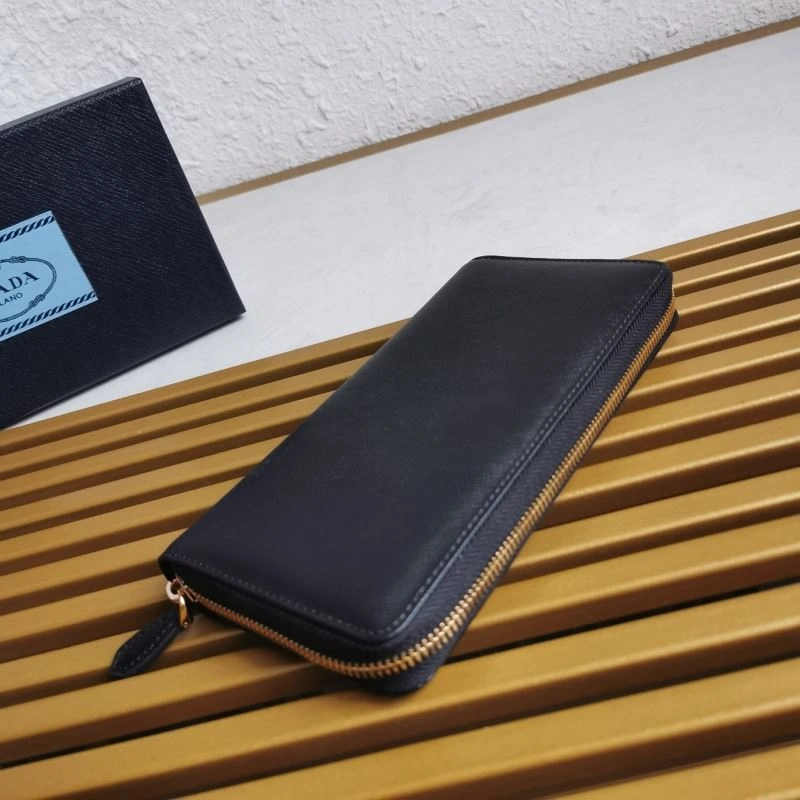 Prada Wallets Purse Stylish 60626