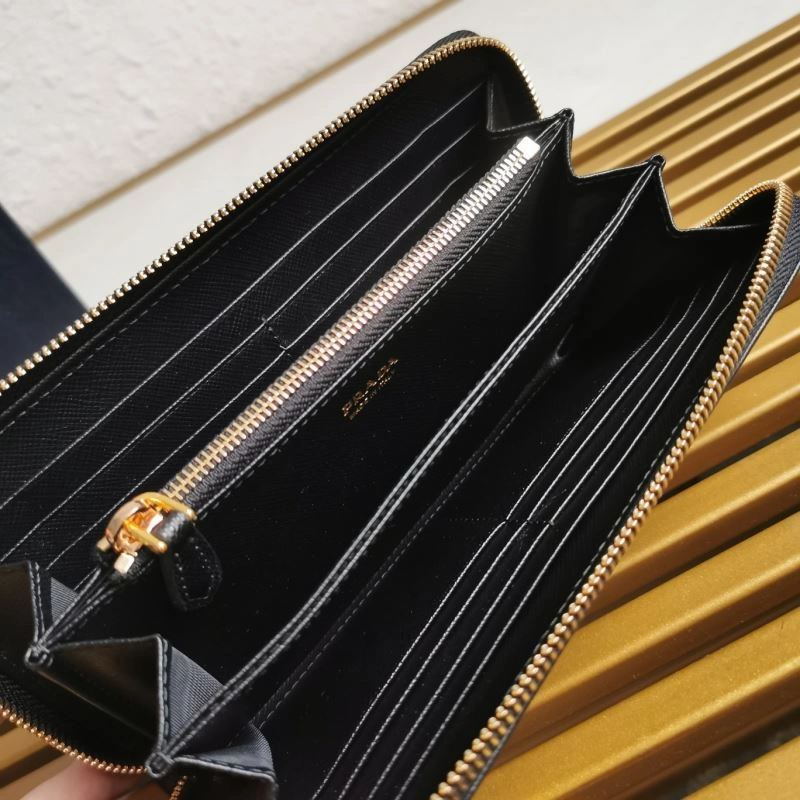 Prada Wallets Purse Stylish 60626